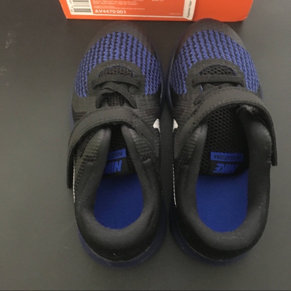 NWB Nike Revolution Black Blue toddler Sneaker 10C - Picture 8 of 14